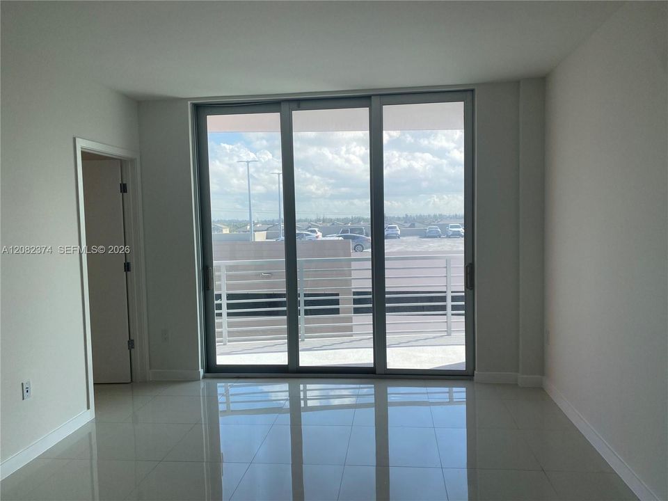 For Rent: $3,200 (2 beds, 2 baths, 1049 Square Feet)