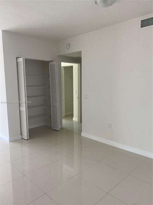 For Rent: $3,200 (2 beds, 2 baths, 1049 Square Feet)