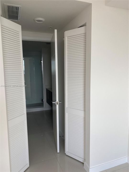 For Rent: $3,200 (2 beds, 2 baths, 1049 Square Feet)