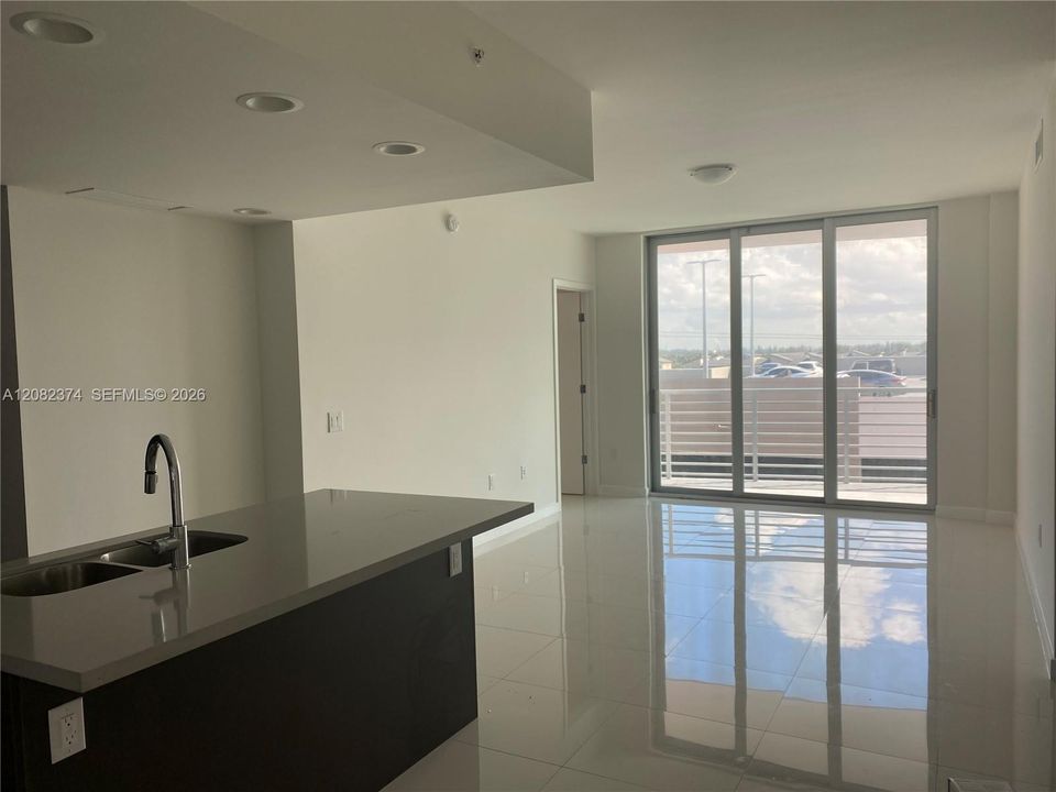 For Rent: $3,200 (2 beds, 2 baths, 1049 Square Feet)