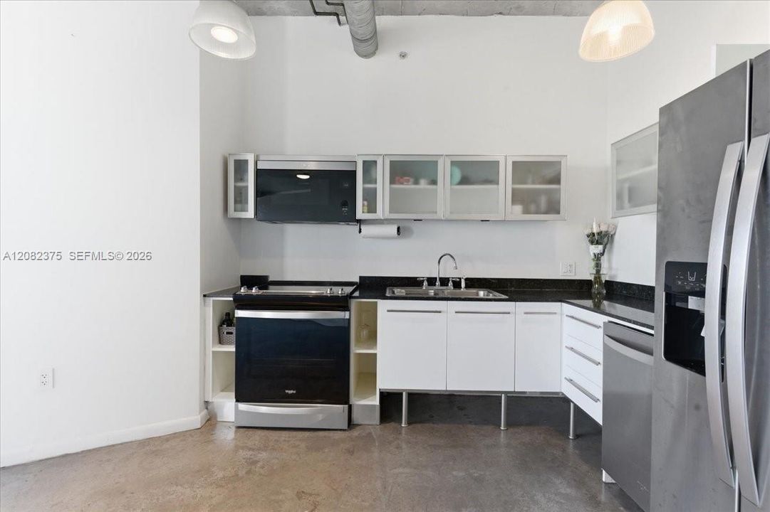 For Rent: $3,500 (2 beds, 2 baths, 1009 Square Feet)