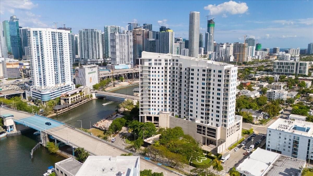 For Rent: $3,500 (2 beds, 2 baths, 1009 Square Feet)