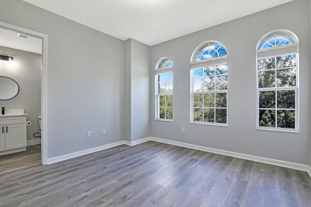 LIVING ROOM 4