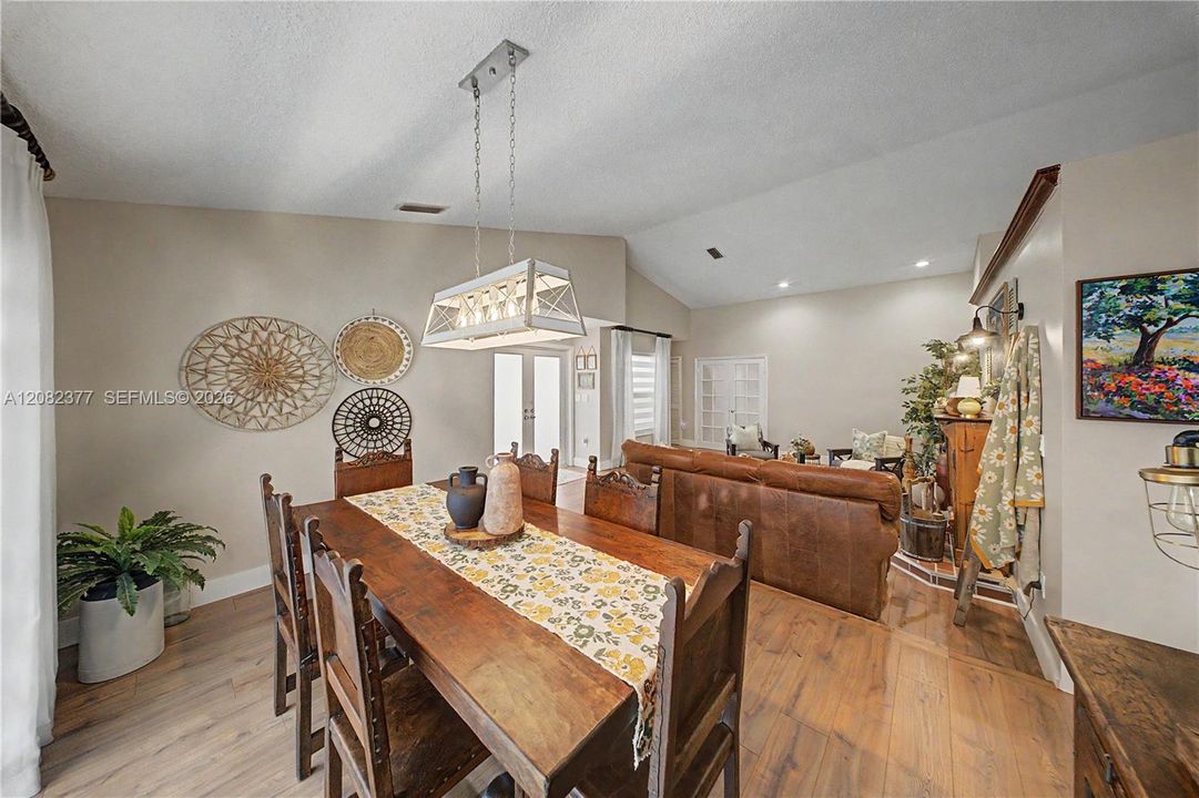 For Sale: $770,000 (3 beds, 2 baths, 1864 Square Feet)