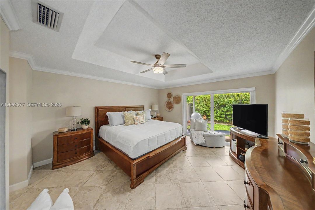 For Sale: $770,000 (3 beds, 2 baths, 1864 Square Feet)