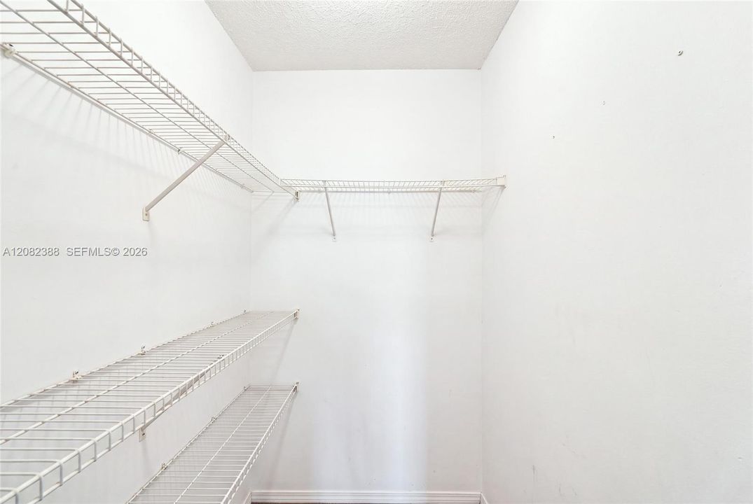 На продажу: $769,900 (3 спален, 2 ванн, 1593 Квадратных фут)