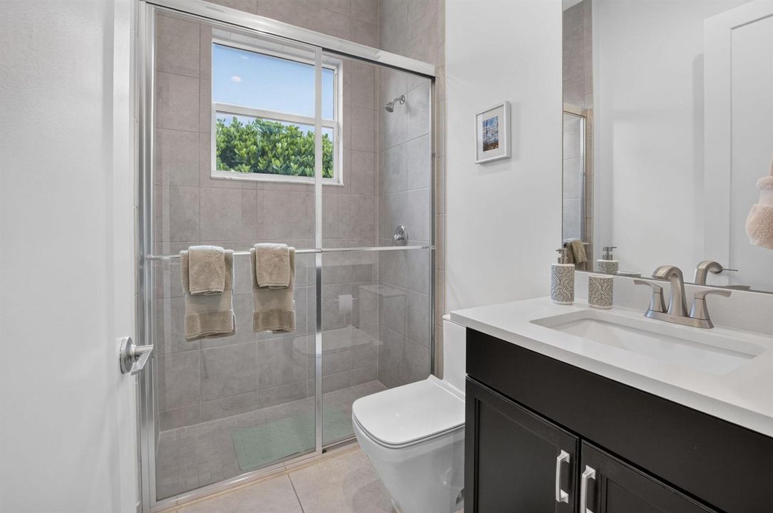 2nd Bathroom