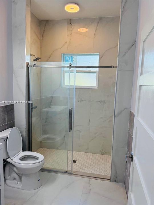 На продажу: $375,000 (4 спален, 2 ванн, 2000 Квадратных фут)