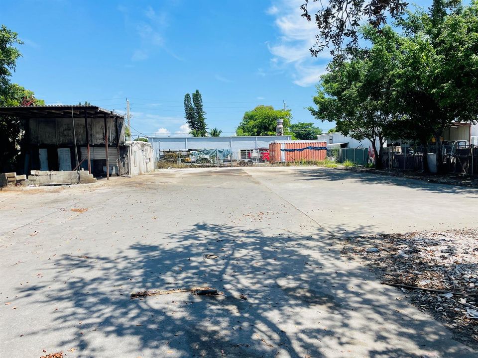 Yard (1)