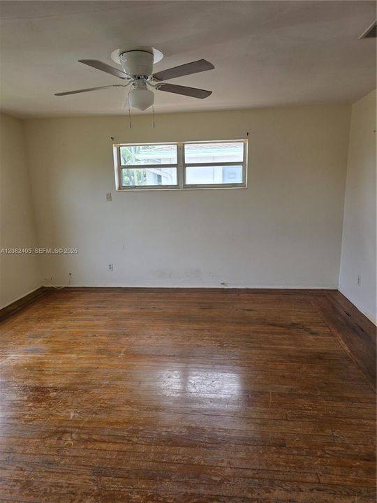 Active With Contract: $1,800 (1 beds, 1 baths, 2098 Square Feet)