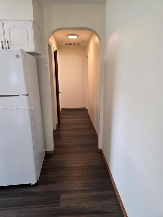 Active With Contract: $1,800 (1 beds, 1 baths, 2098 Square Feet)