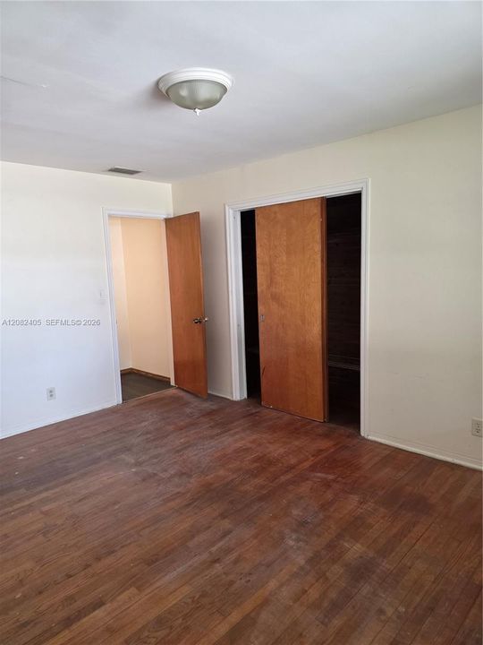 Active With Contract: $1,800 (1 beds, 1 baths, 2098 Square Feet)