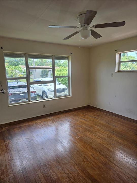 Active With Contract: $1,800 (1 beds, 1 baths, 2098 Square Feet)