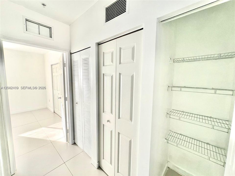 В аренду: $1,800 (1 спален, 1 ванн, 729 Квадратных фут)