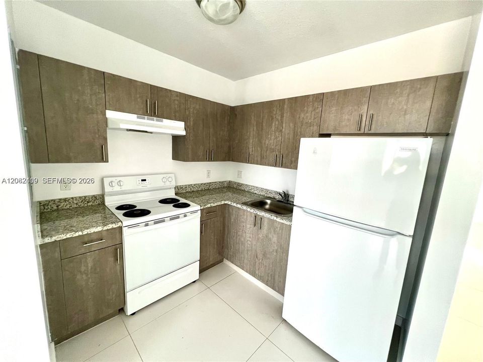 В аренду: $1,800 (1 спален, 1 ванн, 729 Квадратных фут)
