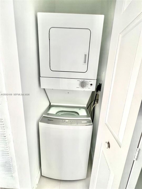 В аренду: $1,800 (1 спален, 1 ванн, 729 Квадратных фут)