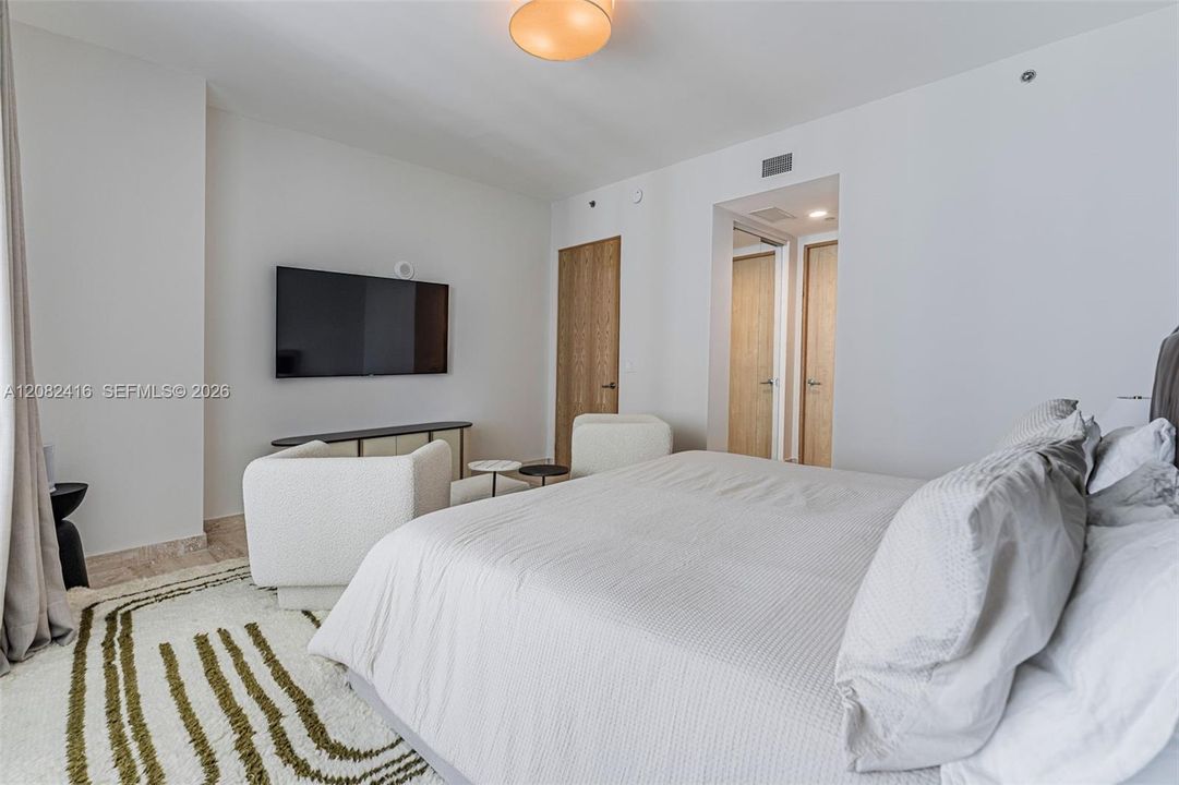 For Rent: $9,500 (3 beds, 3 baths, 1974 Square Feet)