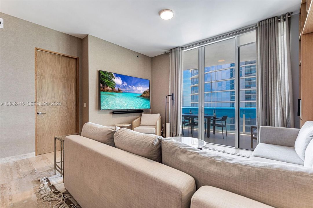 For Rent: $9,500 (3 beds, 3 baths, 1974 Square Feet)