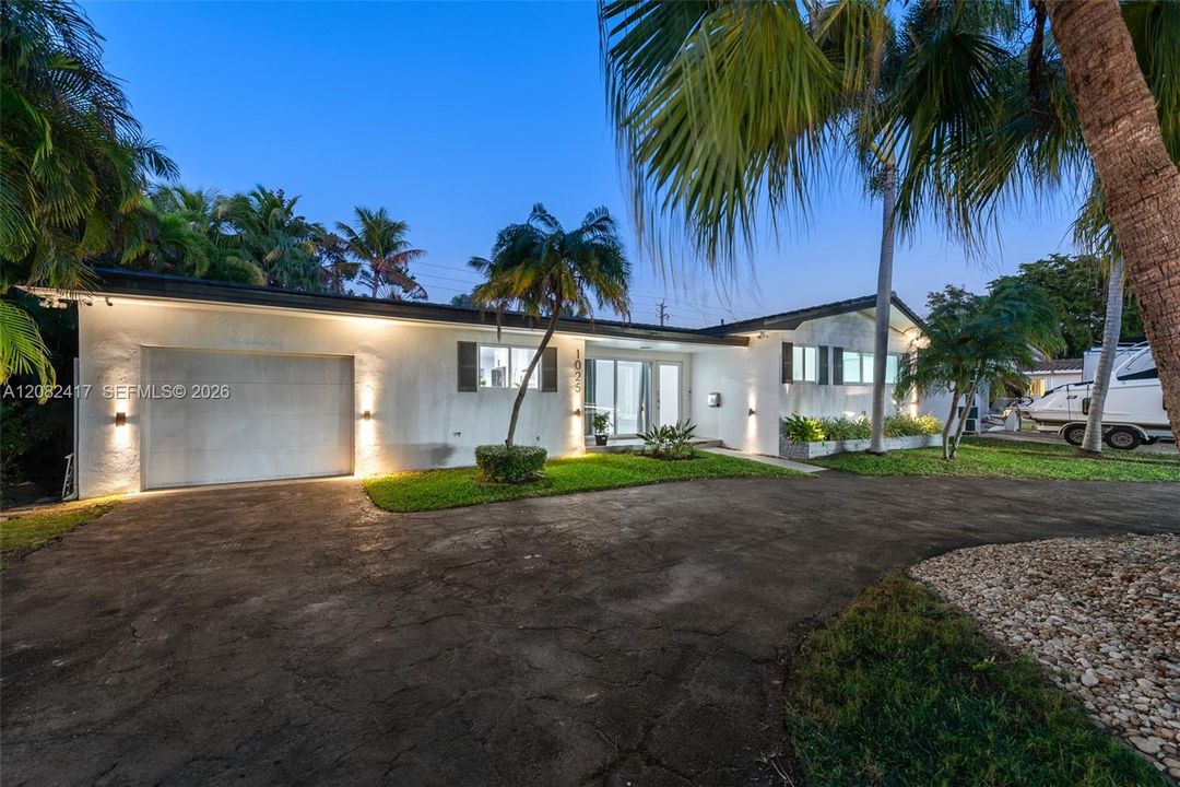 На продажу: $1,299,000 (3 спален, 2 ванн, 1684 Квадратных фут)