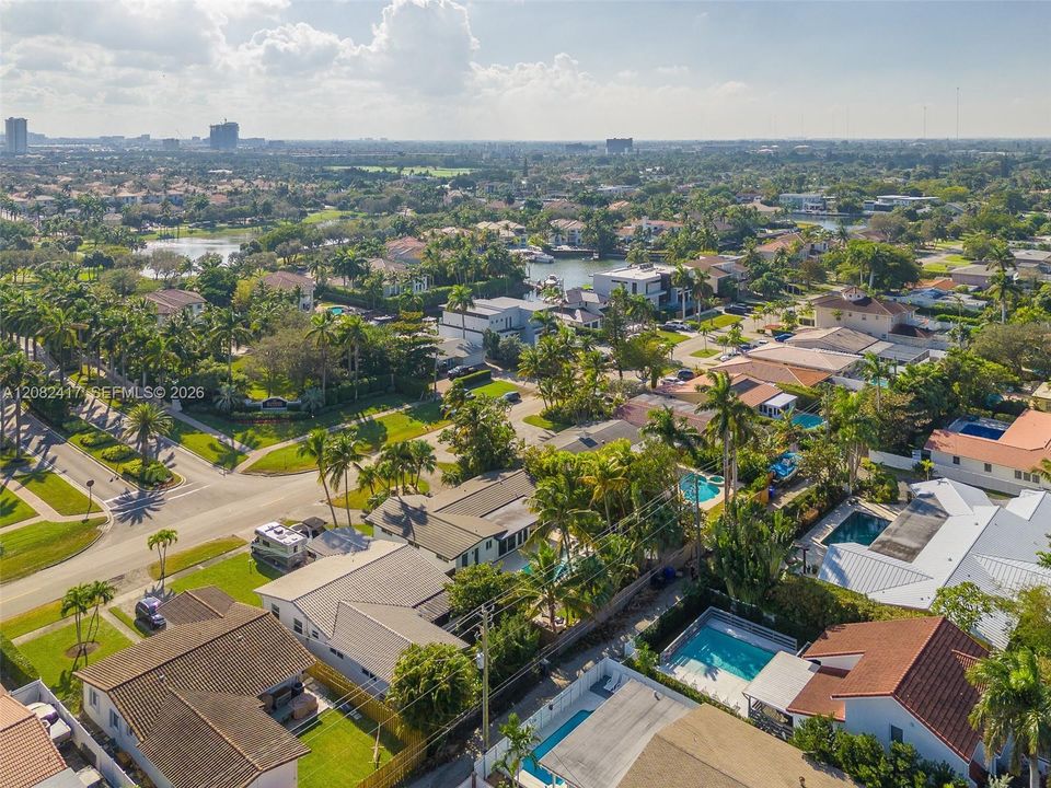 На продажу: $1,299,000 (3 спален, 2 ванн, 1684 Квадратных фут)