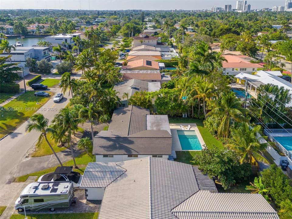 На продажу: $1,299,000 (3 спален, 2 ванн, 1684 Квадратных фут)