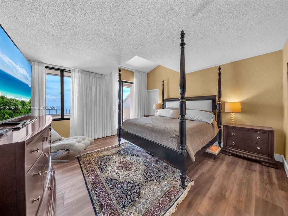 В аренду: $14,000 (3 спален, 2 ванн, 2515 Квадратных фут)