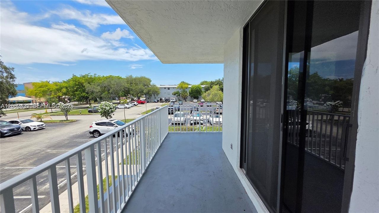En Venta: $240,000 (2 camas, 2 baños, 1150 Pies cuadrados)