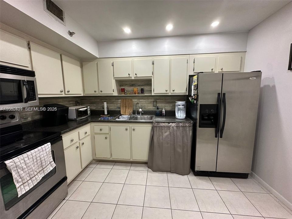 En Venta: $240,000 (2 camas, 2 baños, 1150 Pies cuadrados)