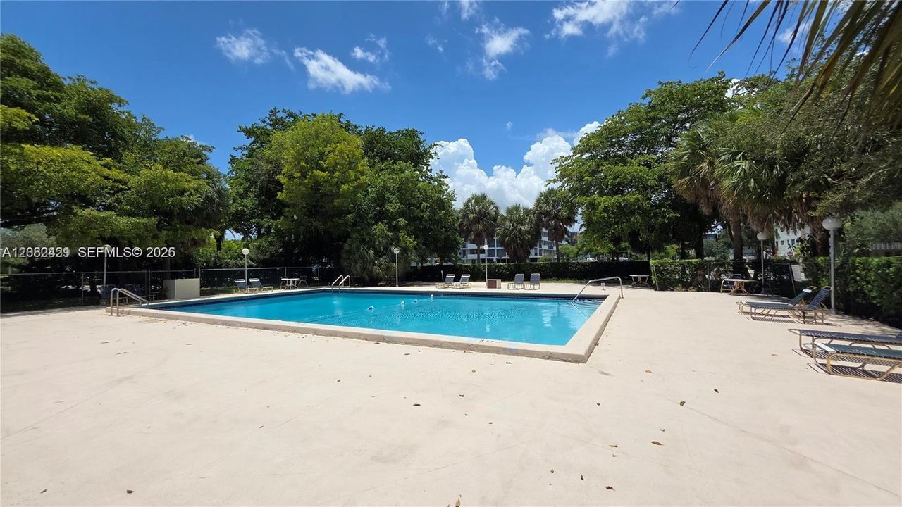 En Venta: $240,000 (2 camas, 2 baños, 1150 Pies cuadrados)
