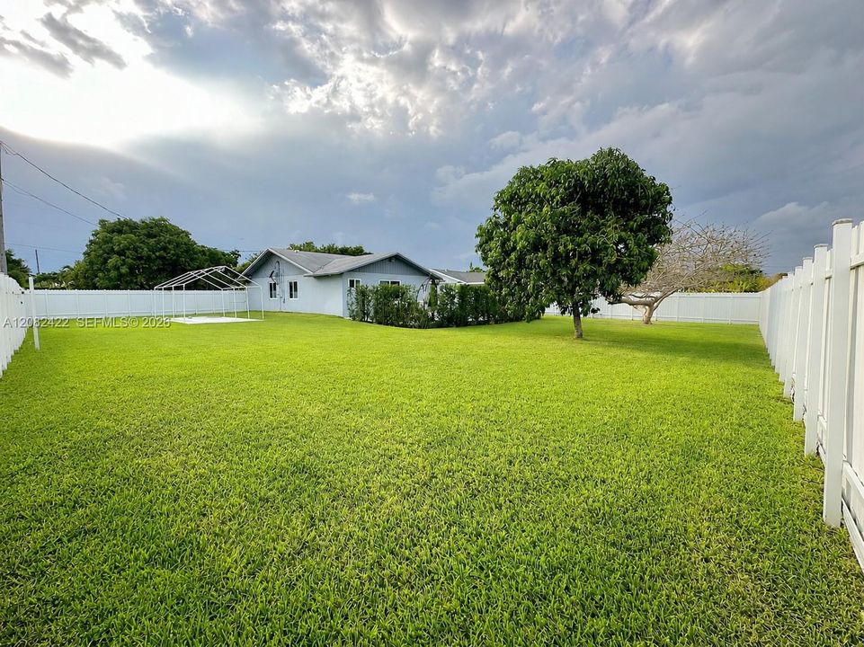 For Sale: $589,000 (4 beds, 2 baths, 1364 Square Feet)