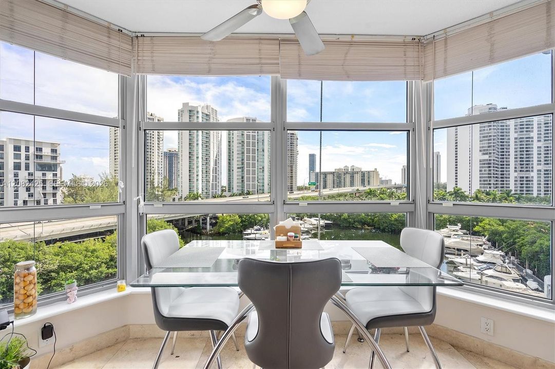 В аренду: $4,800 (2 спален, 2 ванн, 1464 Квадратных фут)