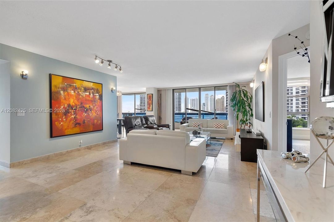 В аренду: $4,800 (2 спален, 2 ванн, 1464 Квадратных фут)