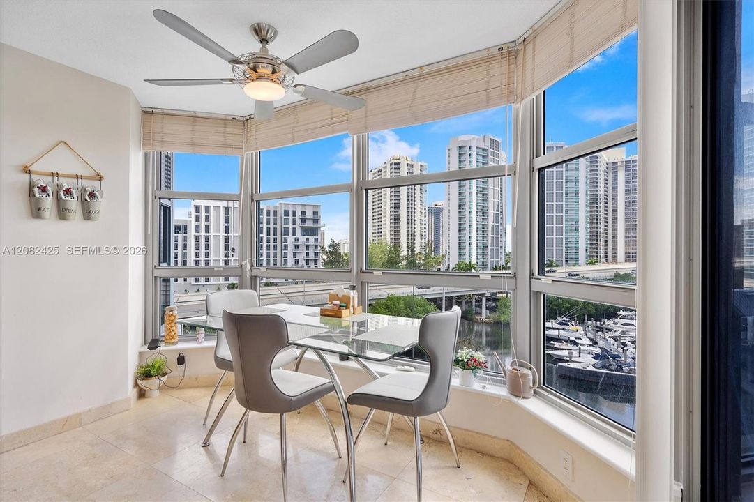 В аренду: $4,800 (2 спален, 2 ванн, 1464 Квадратных фут)
