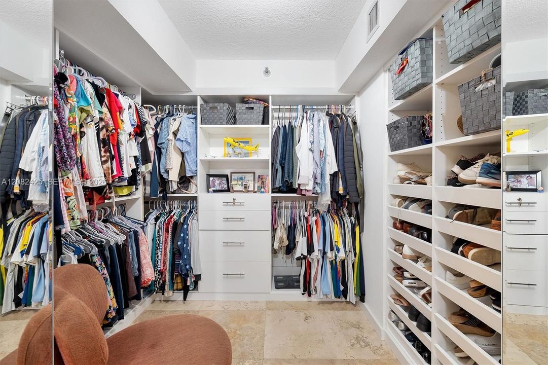 В аренду: $4,800 (2 спален, 2 ванн, 1464 Квадратных фут)