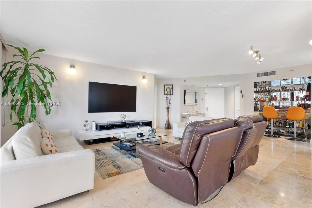 В аренду: $4,800 (2 спален, 2 ванн, 1464 Квадратных фут)