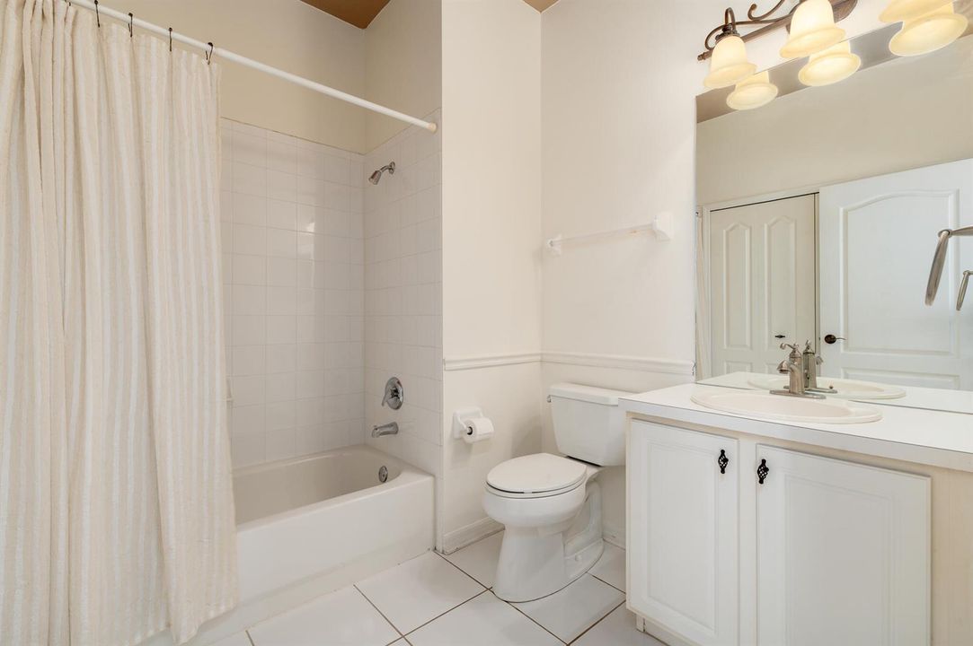 1676 SW Harbour Isles Cir
