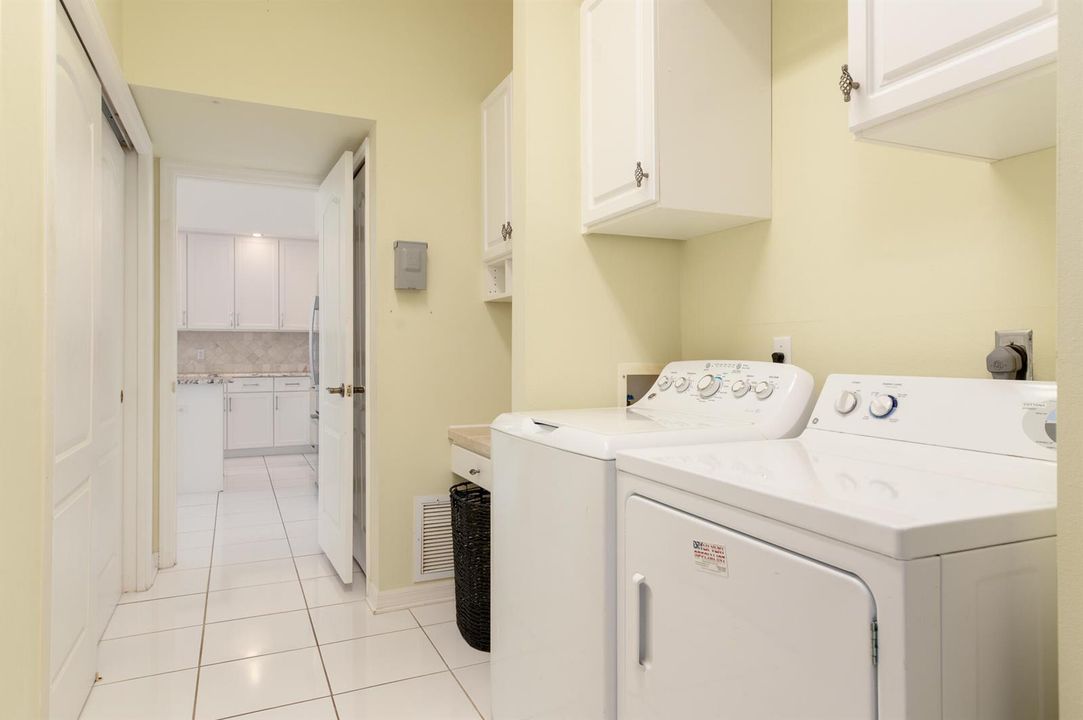 1676 SW Harbour Isles Cir