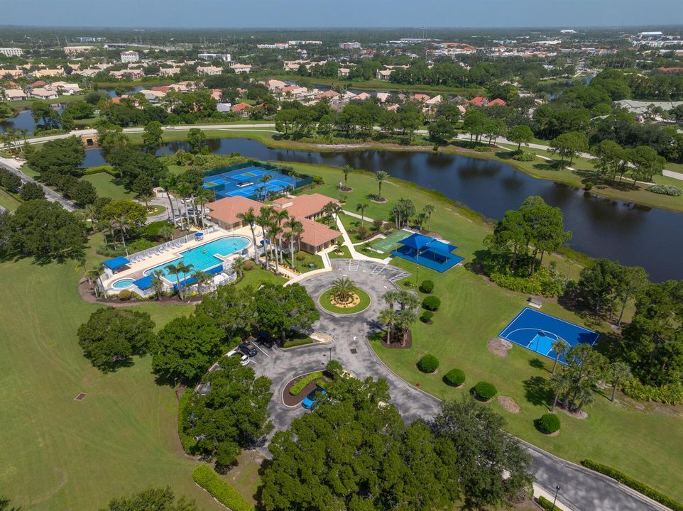 1676 SW Harbour Isles Cir