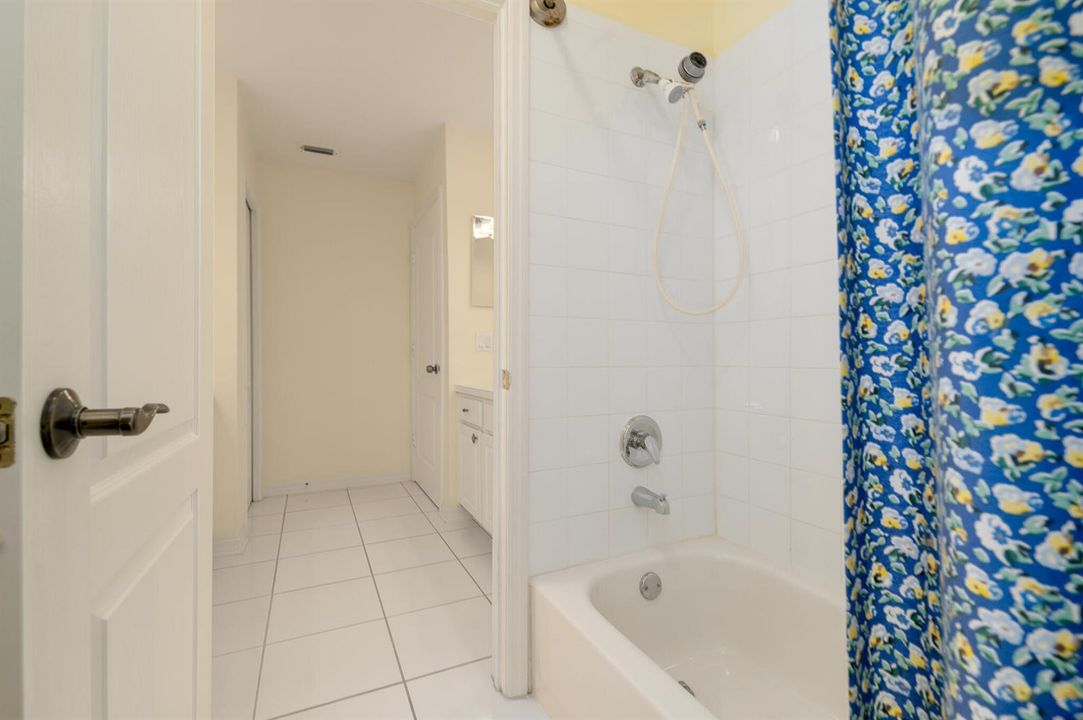 1676 SW Harbour Isles Cir
