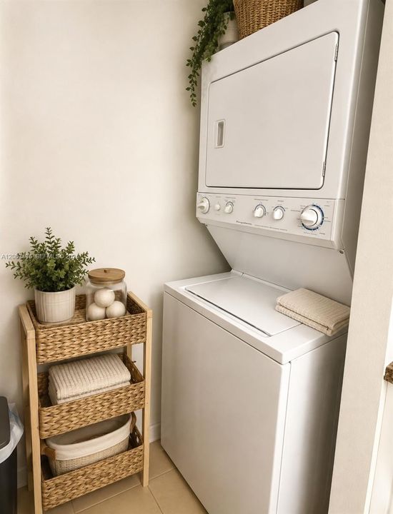 For Rent: $2,500 (2 beds, 2 baths, 920 Square Feet)