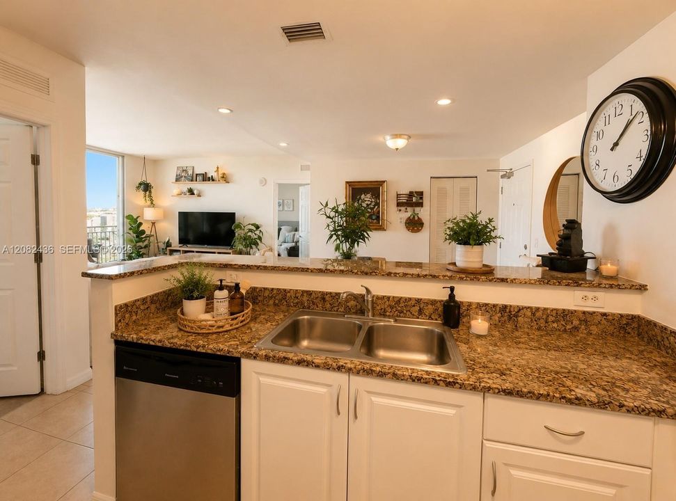 For Rent: $2,500 (2 beds, 2 baths, 920 Square Feet)