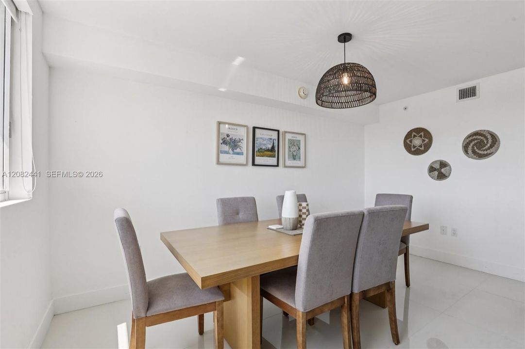 For Rent: $7,500 (2 beds, 3 baths, 1532 Square Feet)