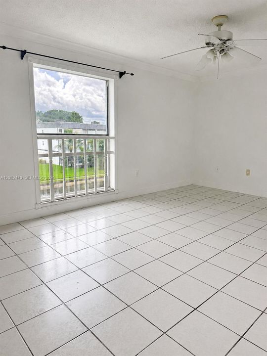 Actual vacant condition – primary bedroom