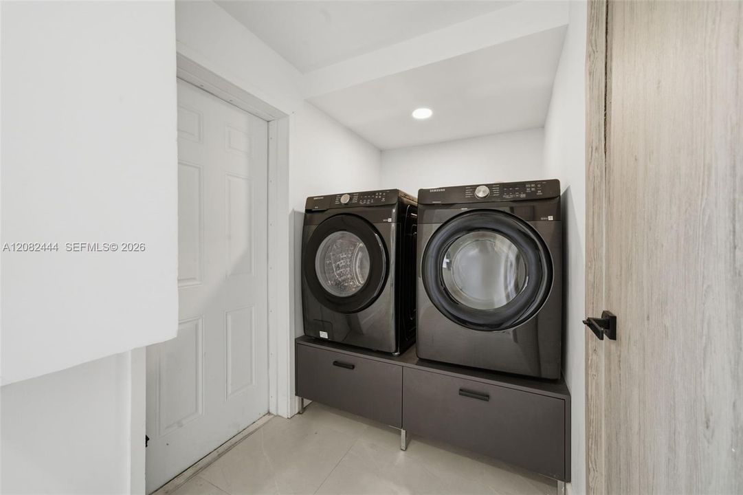В аренду: $6,999 (4 спален, 3 ванн, 2791 Квадратных фут)