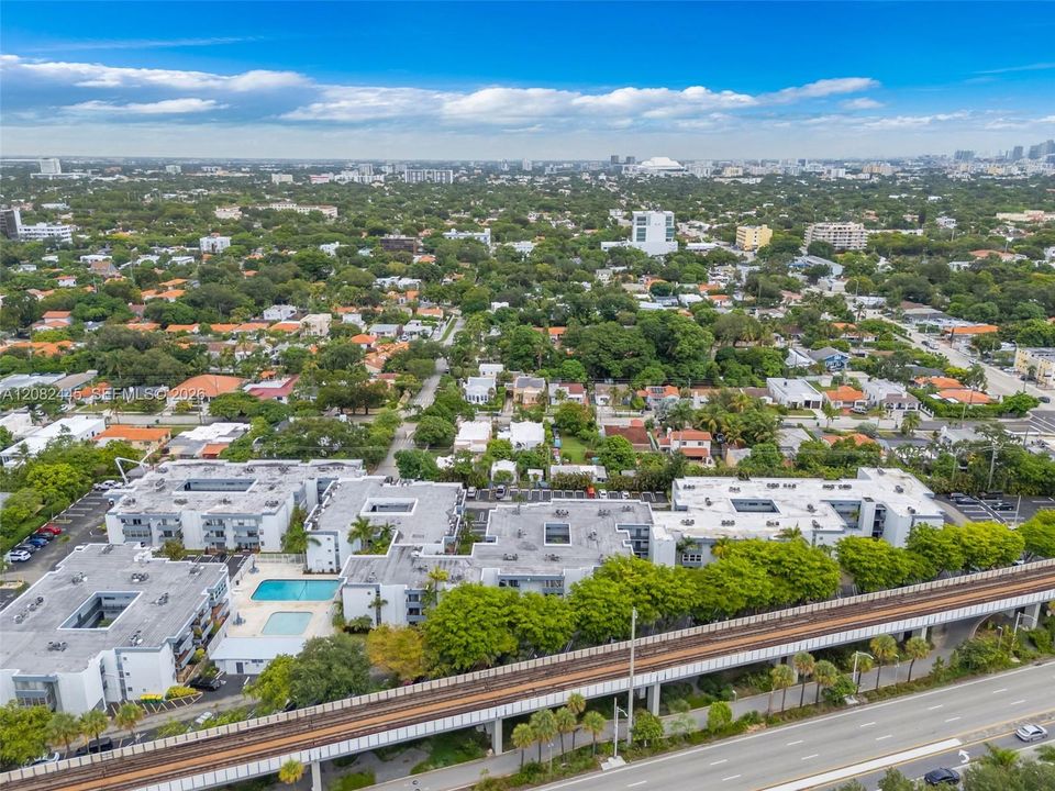 En Venta: $265,000 (2 camas, 1 baños, 900 Pies cuadrados)