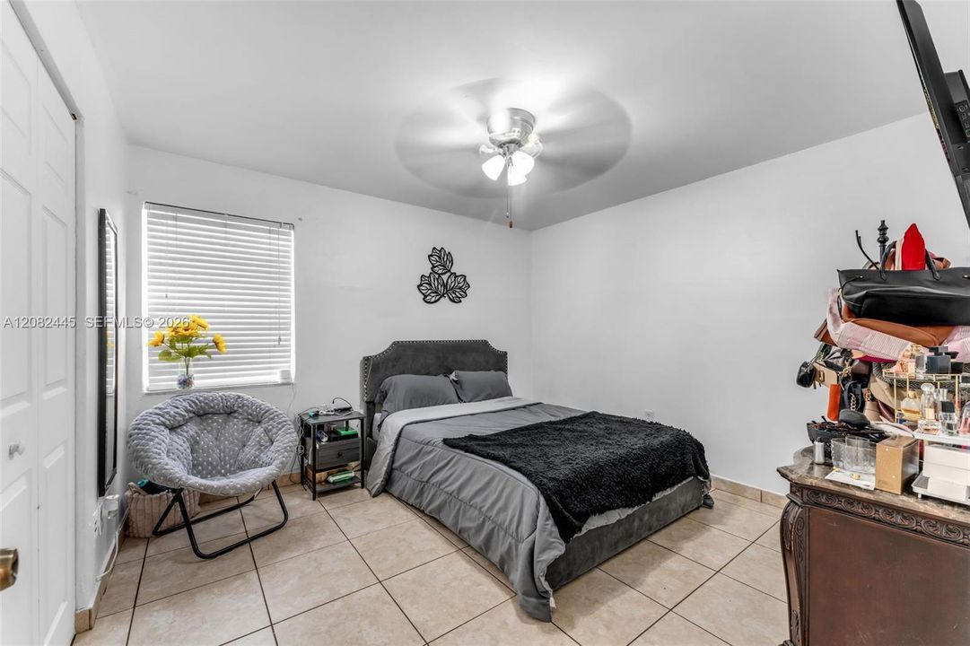 En Venta: $265,000 (2 camas, 1 baños, 900 Pies cuadrados)