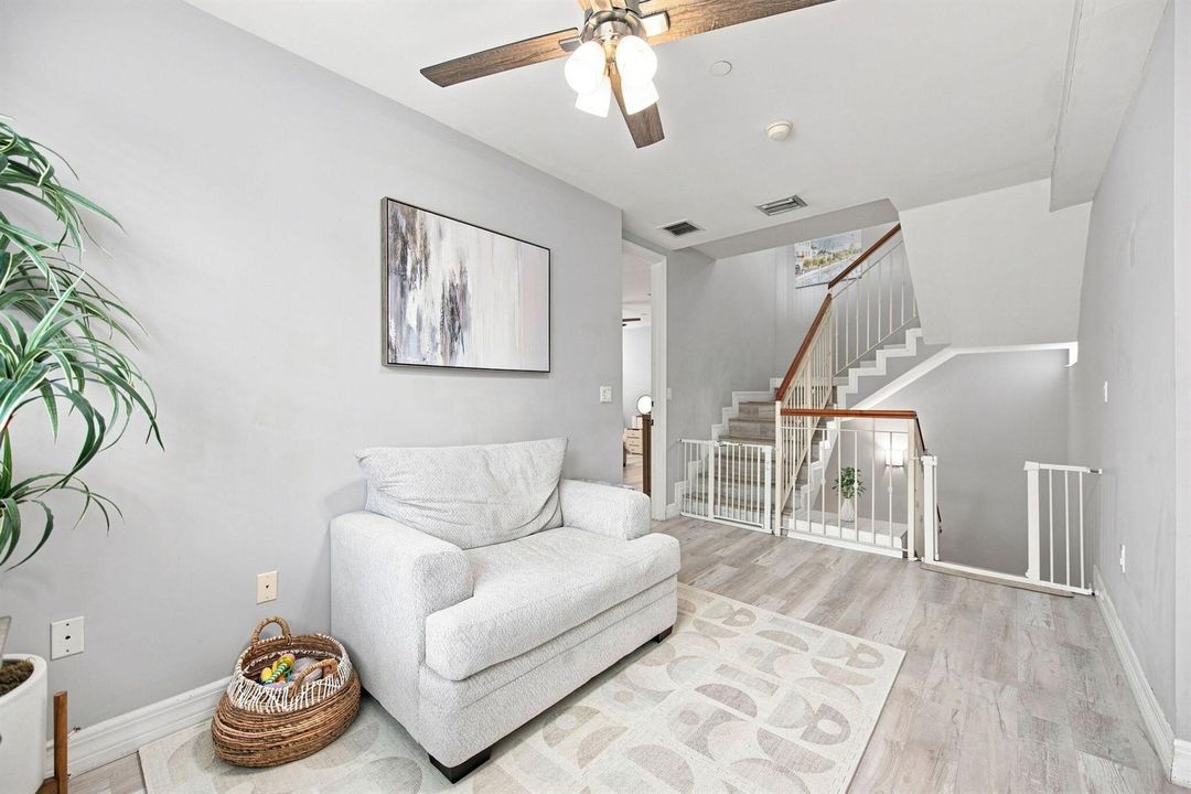 22-web-or-mls-633-ne-11th-ave-2