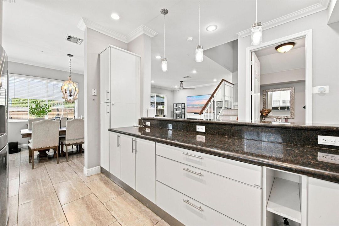 16-web-or-mls-633-ne-11th-ave-2