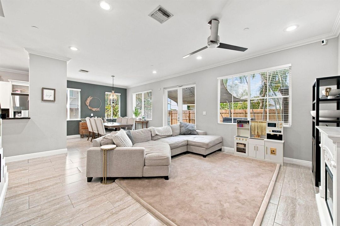 7-web-or-mls-633-ne-11th-ave-2