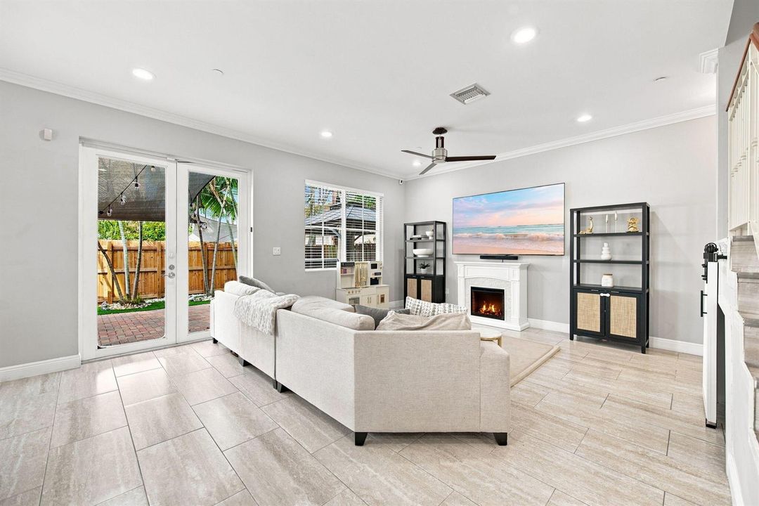 9-web-or-mls-633-ne-11th-ave-2